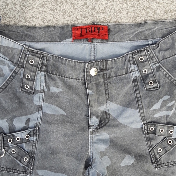 Tripp NYC Gray Camouflage Capris - Picture 6 of 13
